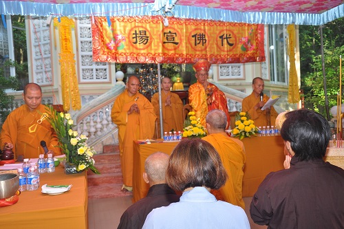 Đàn Dược Sư và Chẩn Tế tại Tịnh Xá Phật Ngọc